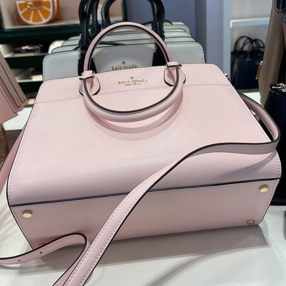 Kate Spade Madison Saffiano Leather Medium Satchel
COLOR:
Conch Pink
NWT - Picture 12 of 16